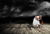 万博体育全站APP-足球巨星跨界封神！莱万多夫斯基压哨绝杀湖人，全球球迷炸锅